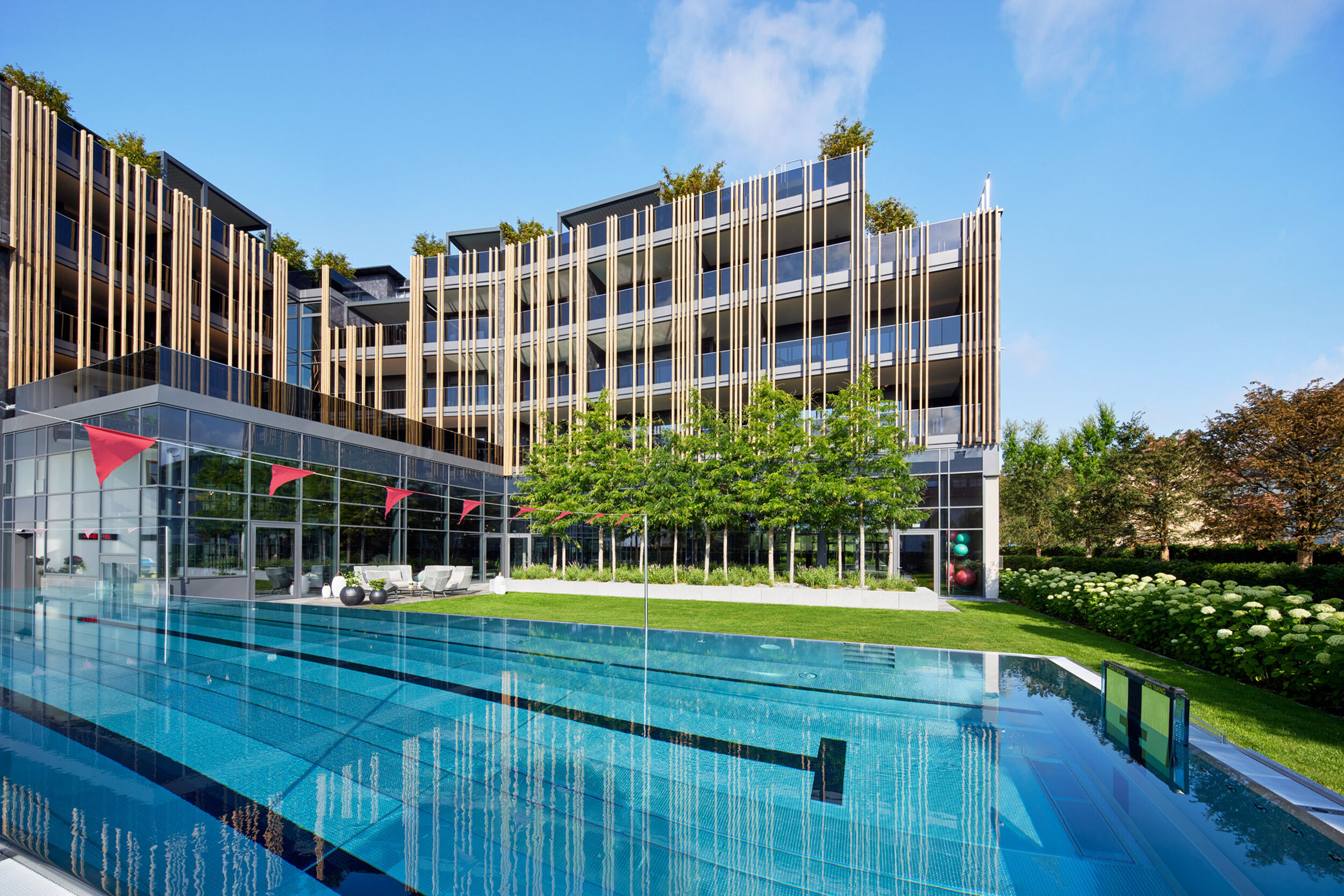 Außen-Sport-Pool mit 26 Grad im Wellness- & Sporthotel Jagdhof